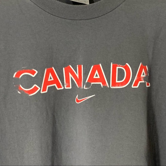 2000’s Nike Canada T-Shirt - Picture 3 of 4